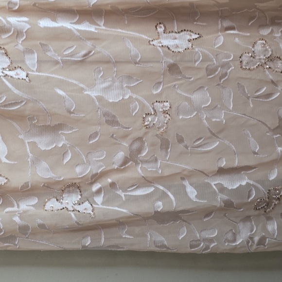 Elegant Cream Sleeveless Dress Patra 6 - Picture 7 of 12